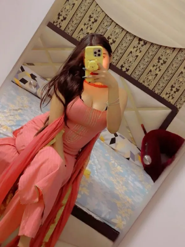 Aditi, Interior Designer at Amritsar Queens