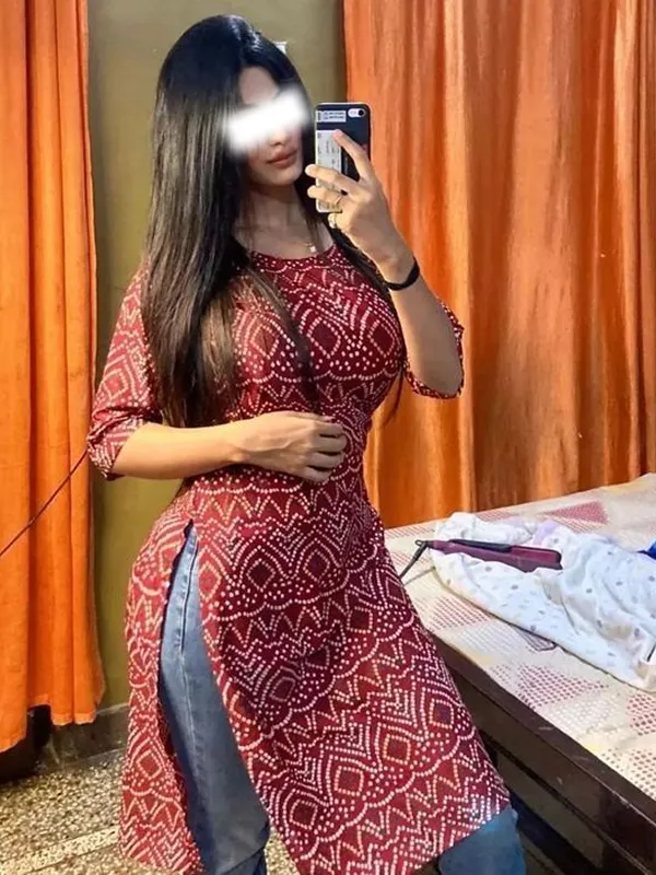 Divya, University Student at Amritsar Queens